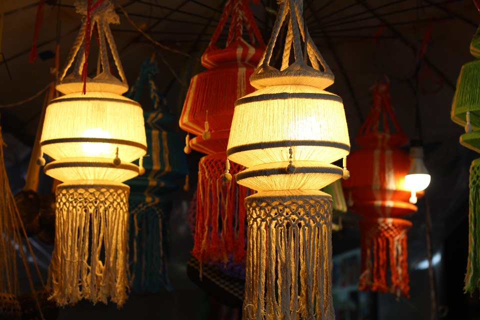 17 Exciting Chiang Mai night markets + a handful of shopping tips chiang mai night markets