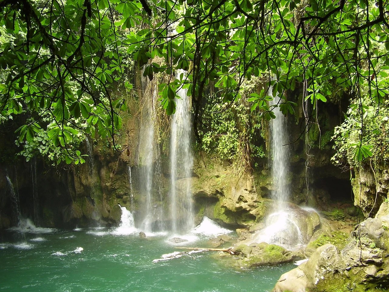 20 Most Beautiful Waterfalls in Panama You Have To Visit 17 la silampa