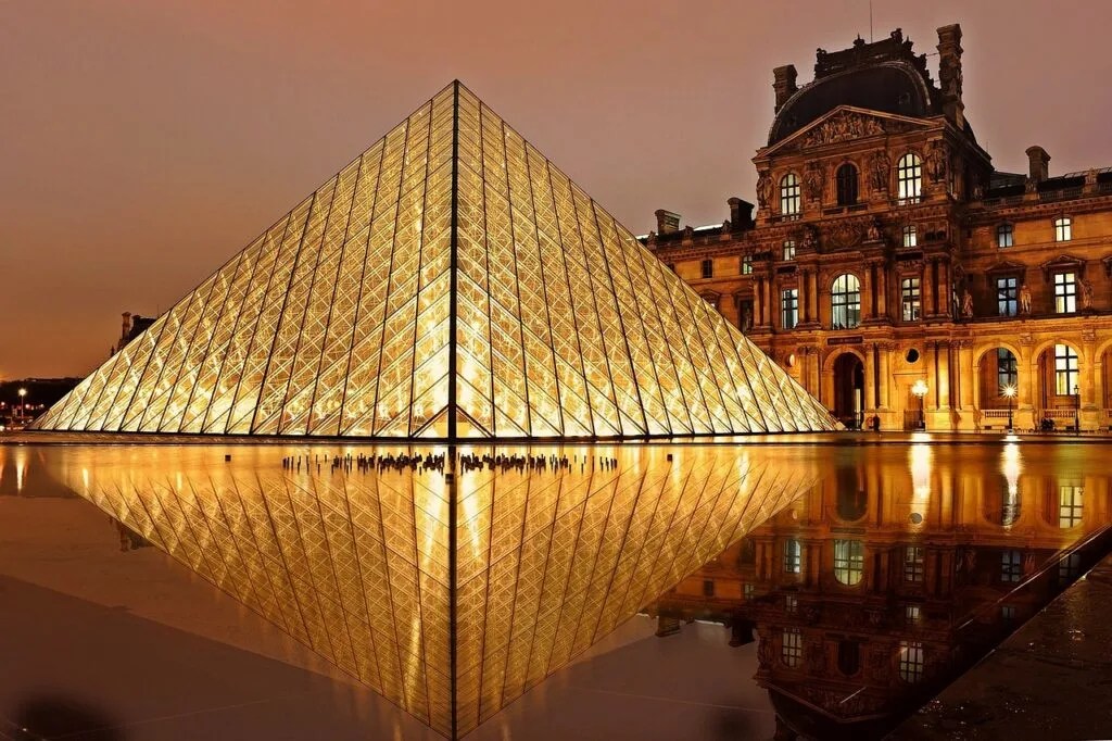 Traveling Solo In Paris- Ultimate Guide To Taking A Solo Trip To Paris 20 louvre