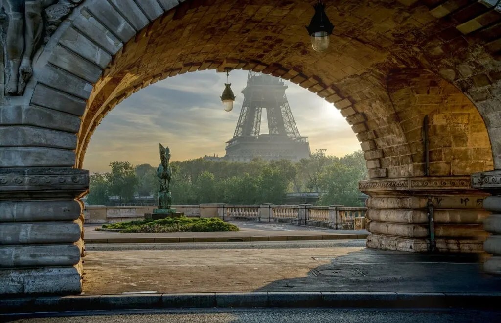 Traveling Solo In Paris- Ultimate Guide To Taking A Solo Trip To Paris 6 paris eiffel tower