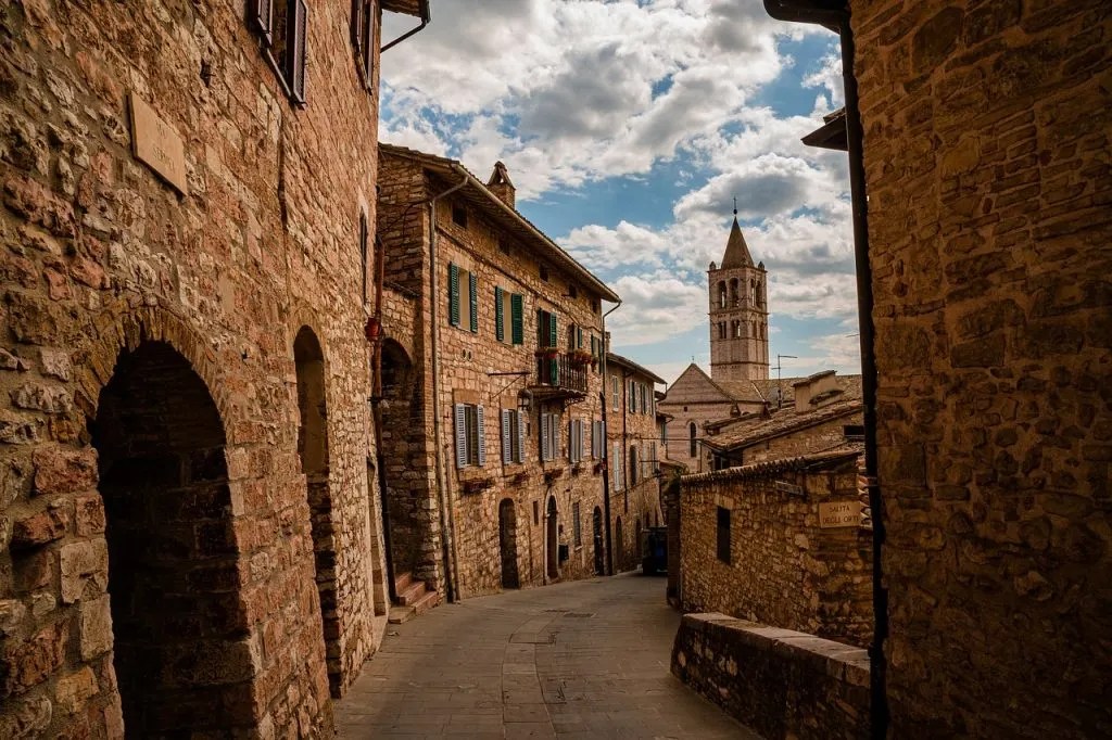 27 Amazing Medieval Towns In Italy You Should Seriously Consider Visiting 13 assisi