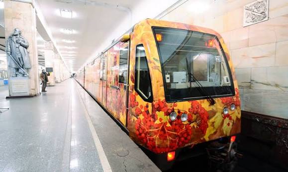 10 Hidden Gems In Moscow For A Different Experience 10 Aquarelle train on Moscow metro