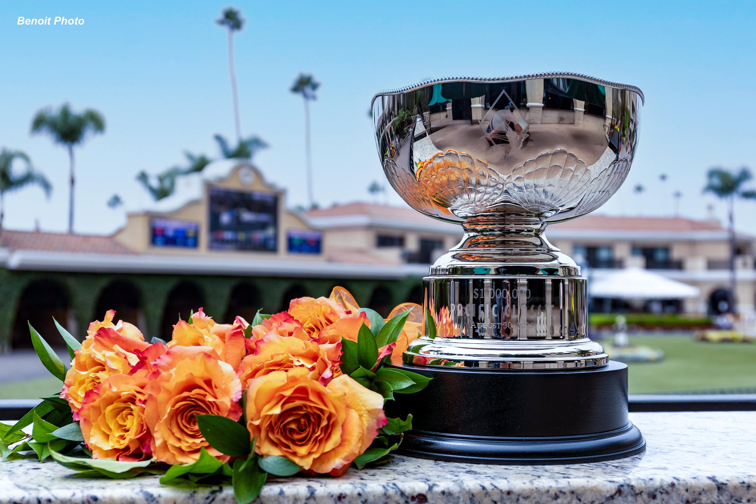 Put the bar on the largest race of del Mar