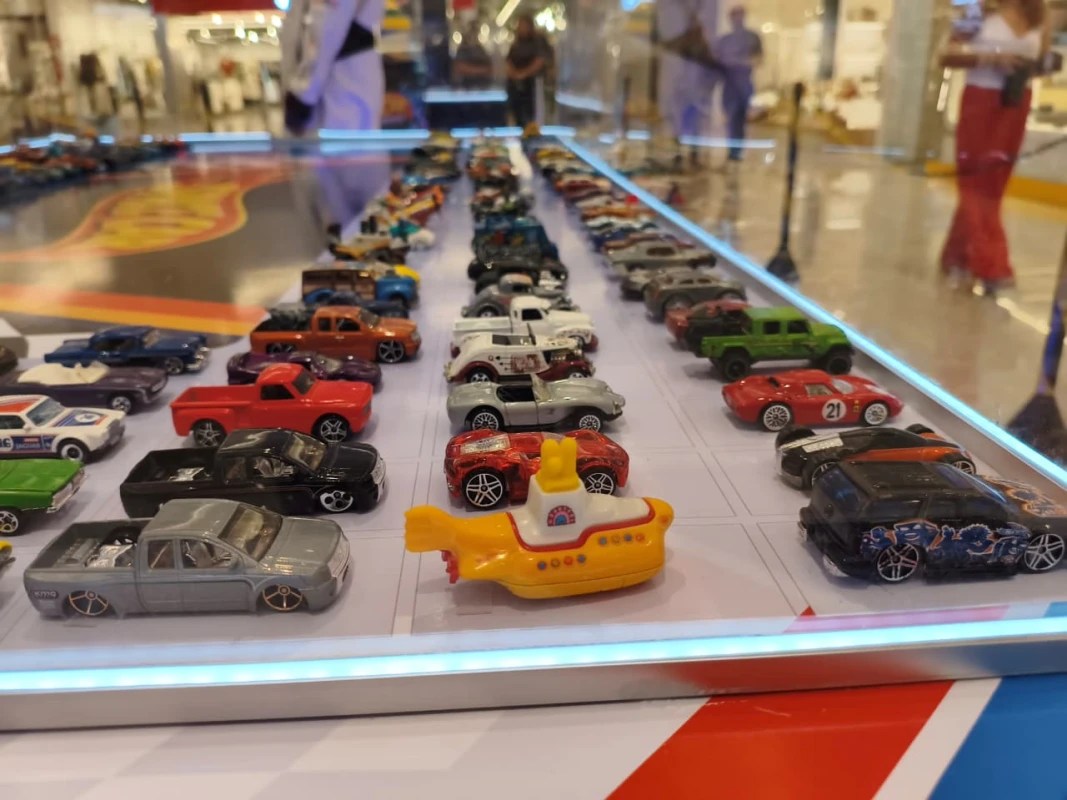 Space Car Experience reúne centenas de Hot Wheels
