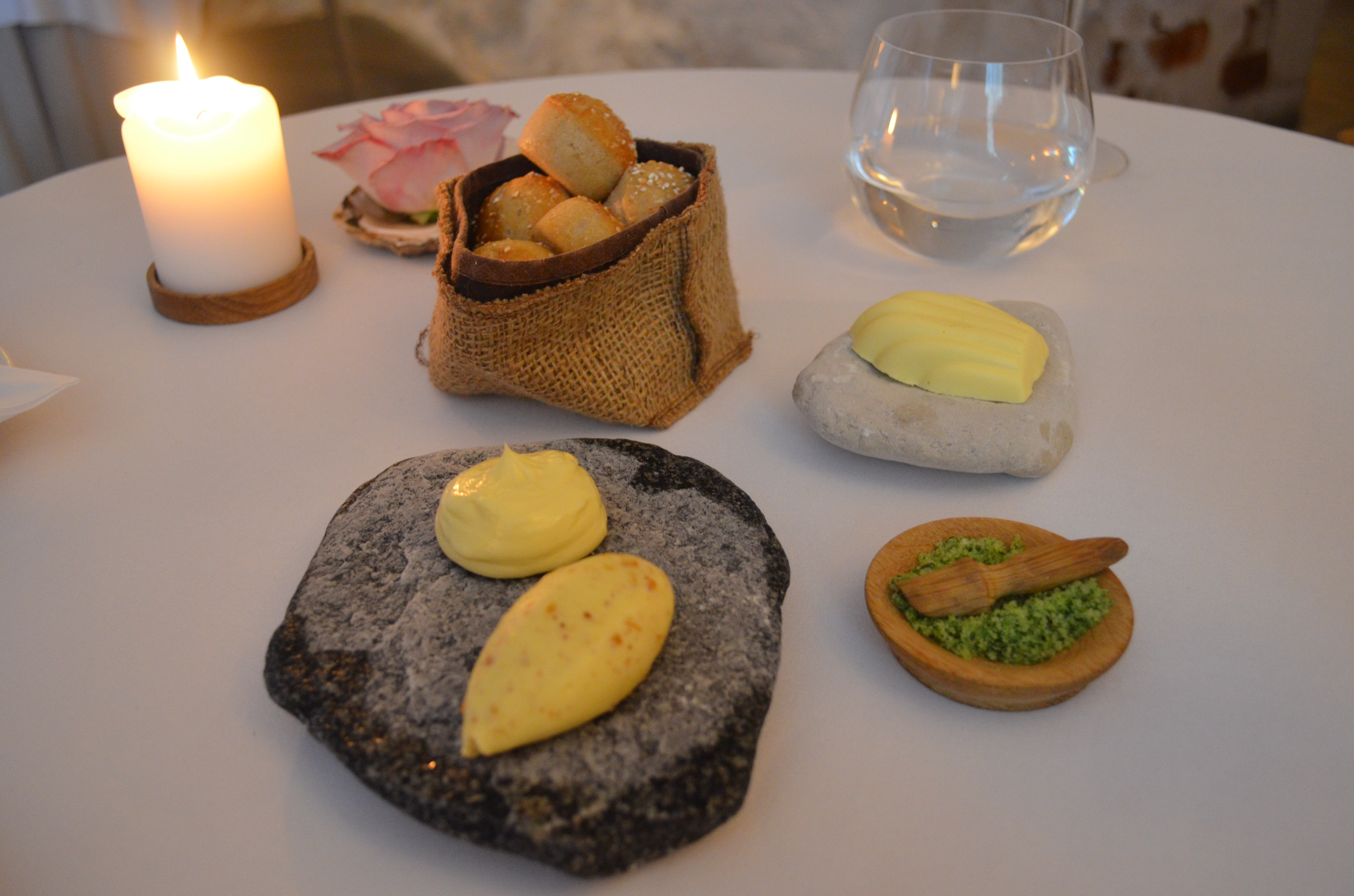 Here's the bread plate with 3 types of butter: sea salet, leek, and Jerusulem artichoke.