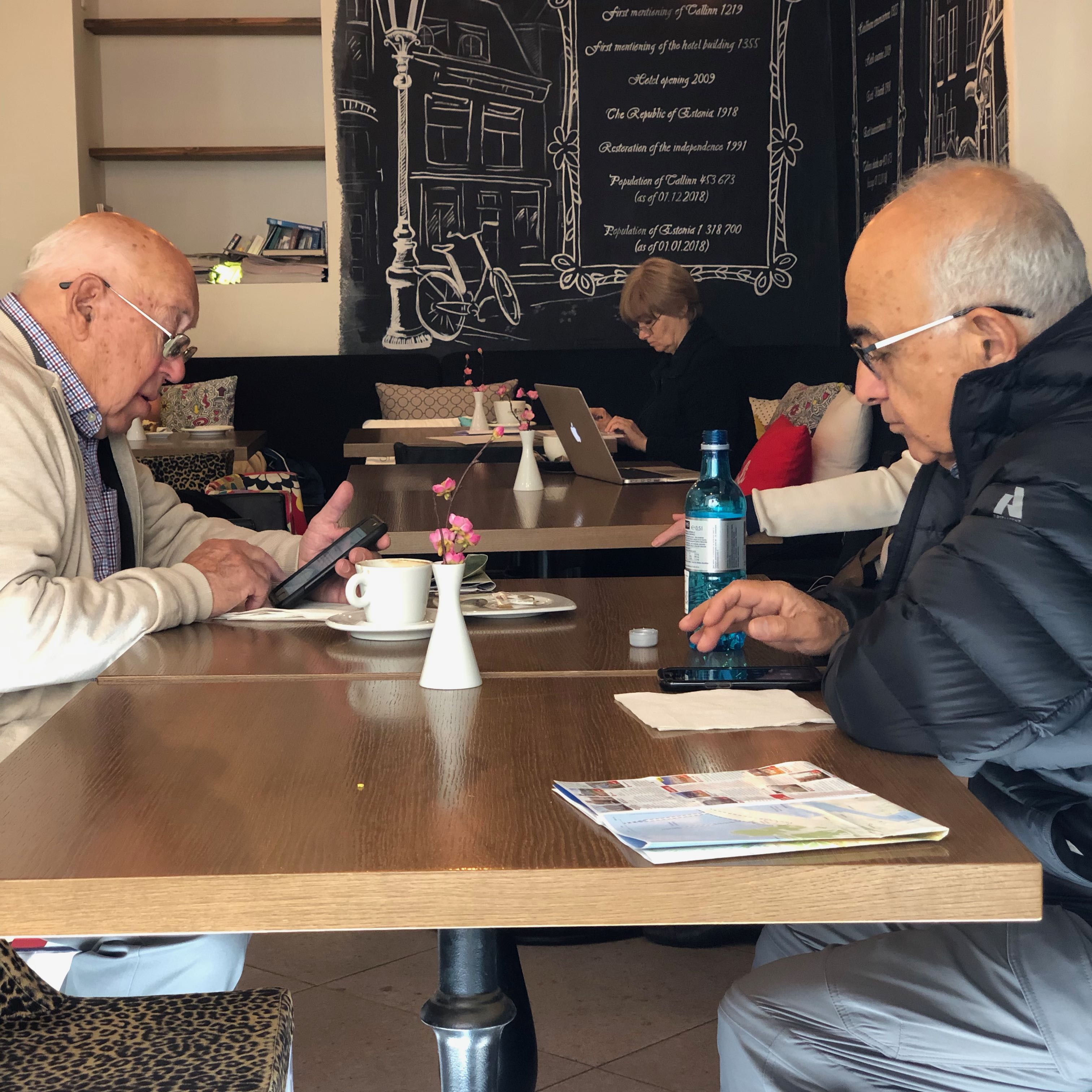 Tech in at the cafe.