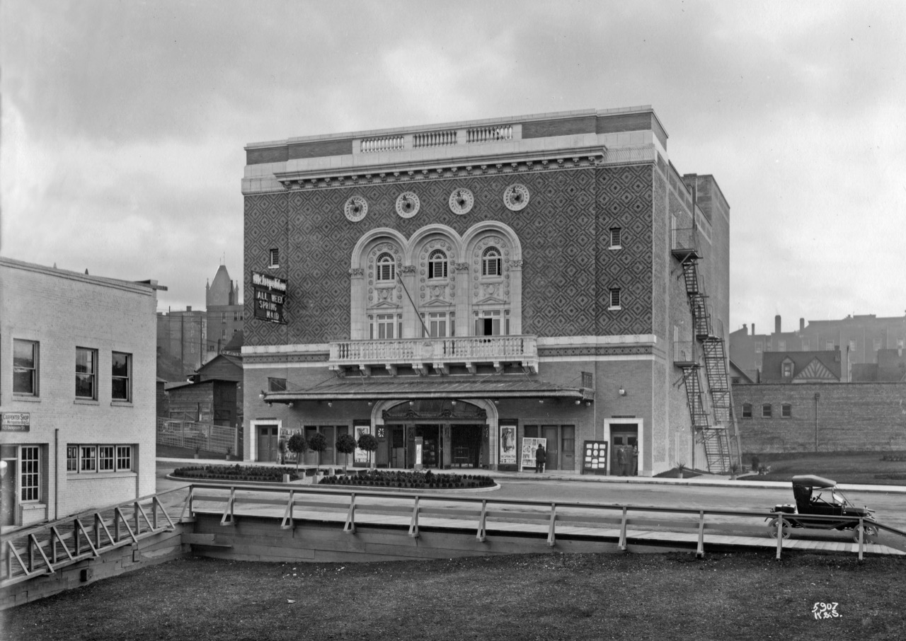 METRO-THEATRE-THEN.jpeg?ssl=1
