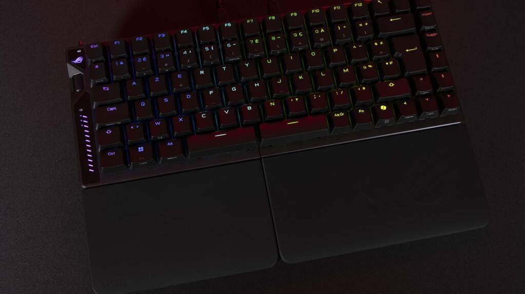 ASUS ROG Falcata RGB (2)