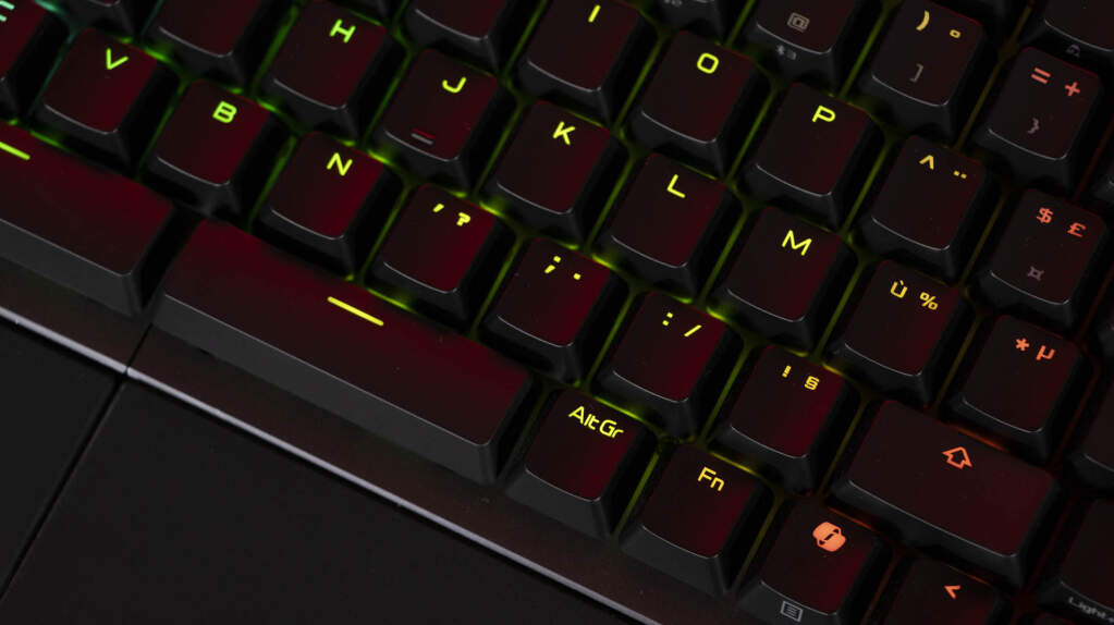 ASUS ROG Falcata RGB (7)