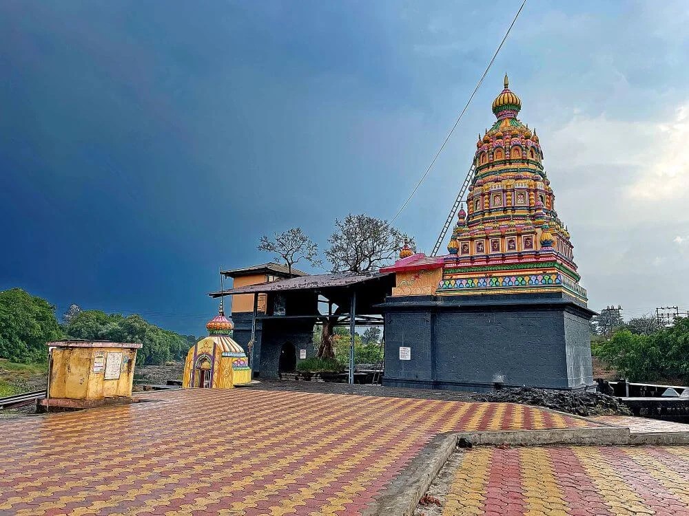 Shri Koteshwar Temple, Limb-gore, Satara, Satara
