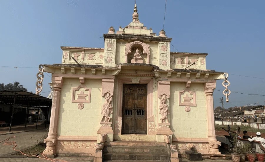 Prasanna Shree Amruteshwar and Basavanna Temple Ningude, Ajra, Kolhapur