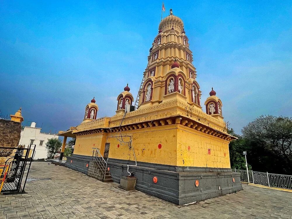 Prasanna Shree Mahalakshmi Mandir / Bhragu Rushi Samadhi, Bhuinj, Vaee, Satara
