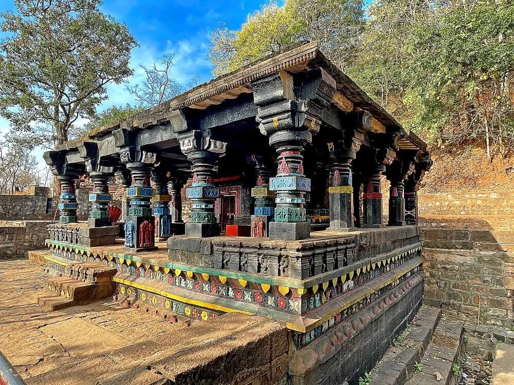 Shree Vishnu Temple Manikgad, Jivati, t. Chandrapur