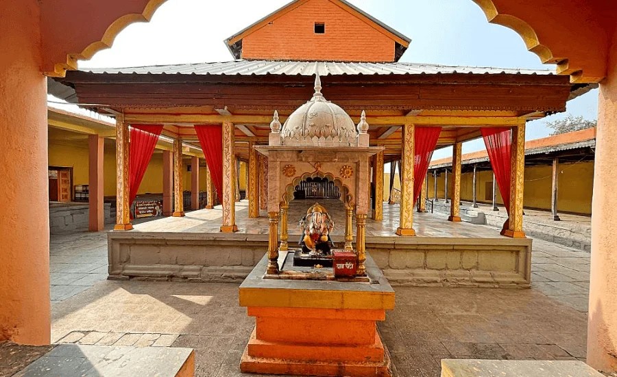 Shri Changdev Maharaj Mandir, Puntamba, T. Rahta, t. Ahilyanagar