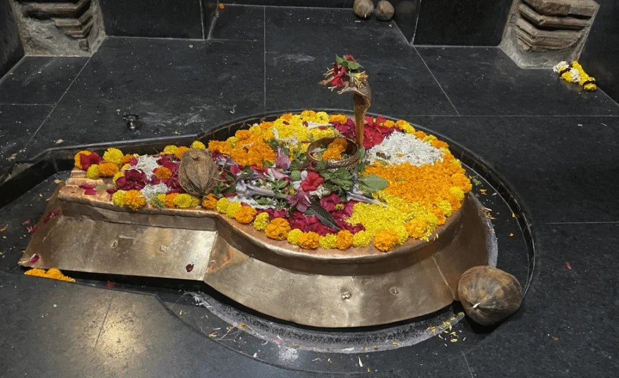 Shri Raghaveshwar Temple, Kumbhari Village, Tt. Kopargaon, Ahilyanagar