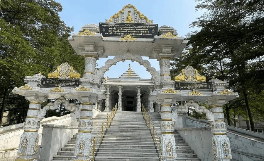 Historic Mahaprabhavak Shankheshwar Parshvanath Bhagwan Temple Baleshwar, Palsana, Surat