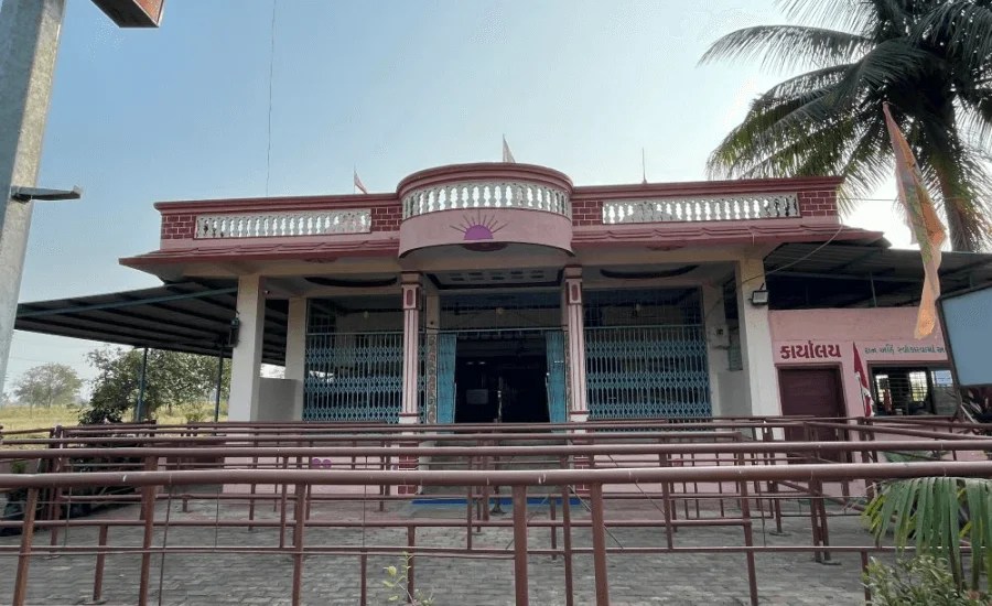 Prasanna Shree Goligadh Bapu / Mahalakshmi Temple Vanskui, uka Mahuva, rict Surat