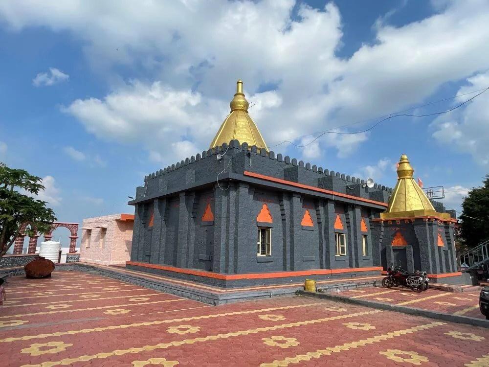 Pavitra Gorakhnath Temple Manjarsumbha Fort, Ahilyanagar