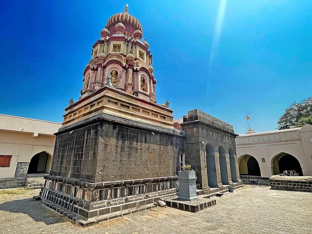 Prasanna Shree Gopalkrushna Temple, Giravi, Faltan, Satara