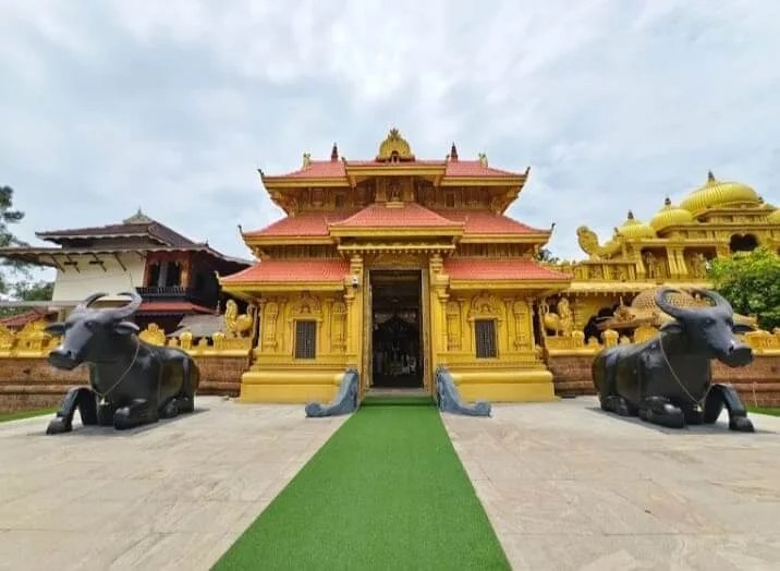 Shri Kanadikavu Shree Vishnumaya Kuttichathan Swamy Temple Kizhakkumuri. Thrissur