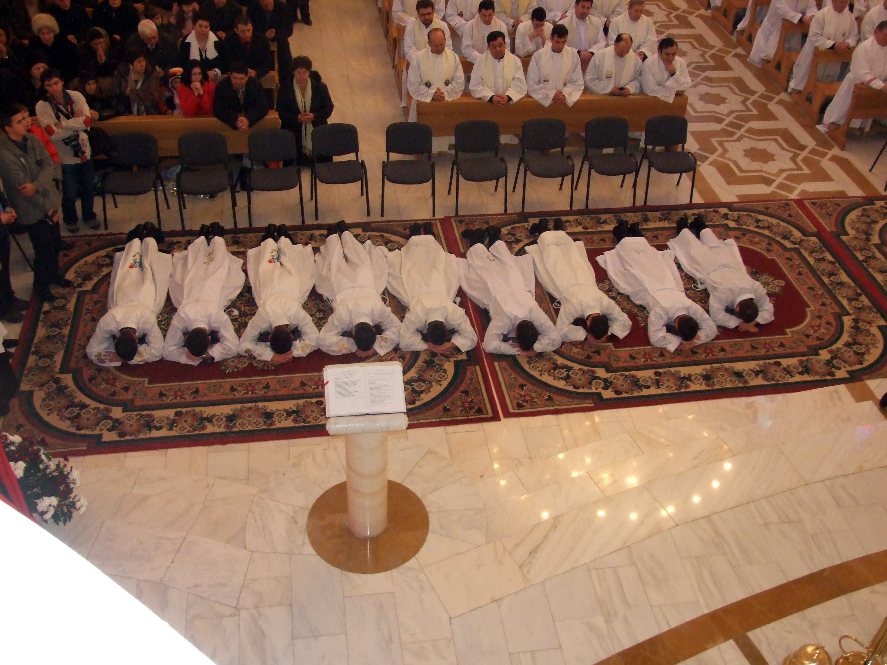 Sfanta Liturghie de hirotonire intru diaconat_invocarea tuturor sfintilor