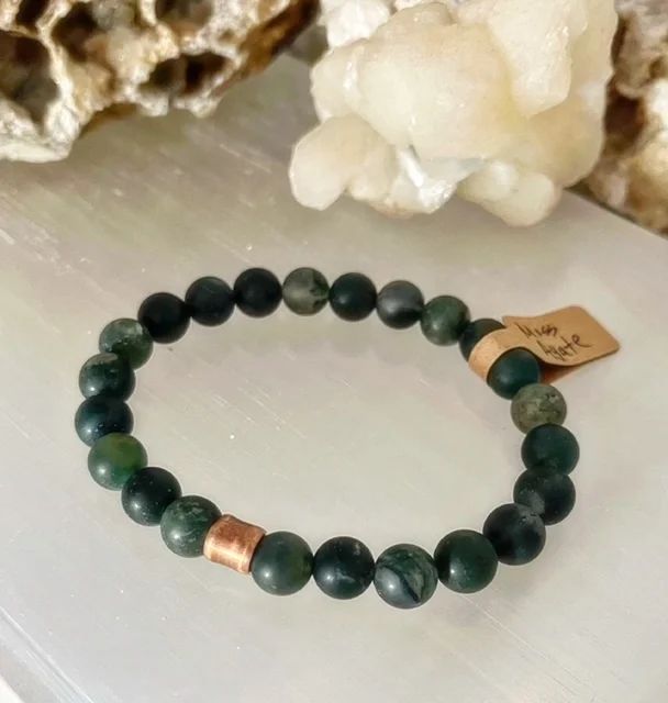 8mm White Agate Payhip - Dark Picture Collection - High Resolution Quality