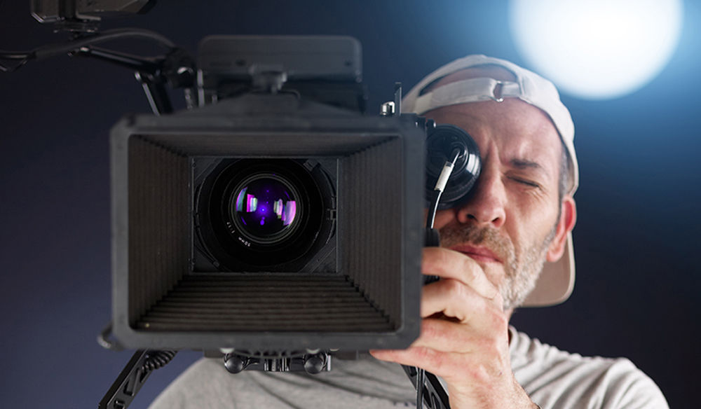Have you ever wondered why your bruises change color, or if those colors signify something? 7 Standard Filmmaking Shots Every Cinematographer Must Know