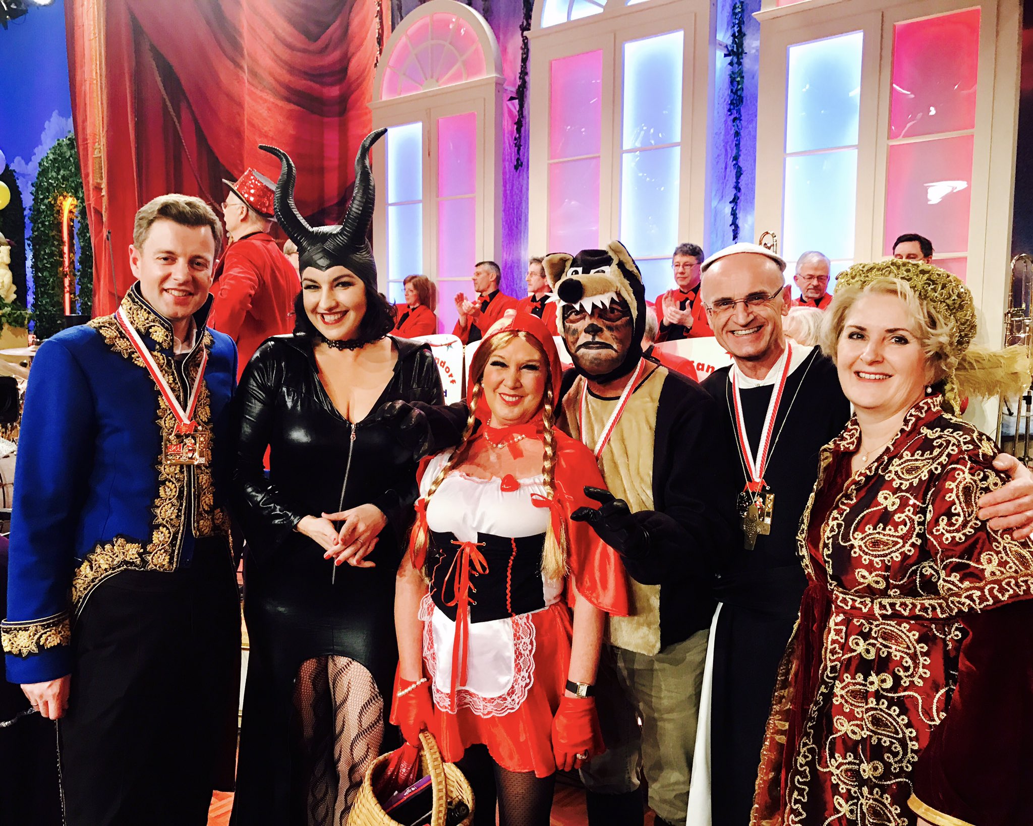 Bundeskanzleramt ist ein(e) staatskanzlei in bund auf fragdenstaat. Dorothee BÃ¤r on Twitter: "Fastnacht in Franken in