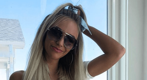 Rhian Sugden Means Biz On Some Beach, Carey Price Takes Wife’s Thong To Awards & Mets Are A Mess