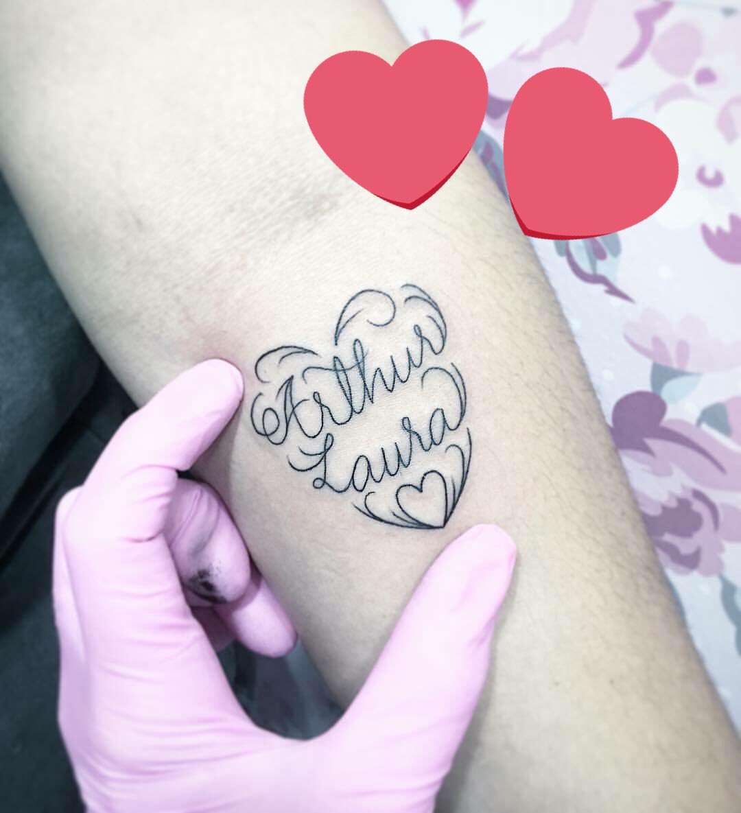𝗖𝗜𝗡𝗧𝗛𝗜𝗔 𝗧𝗔𝗧𝗧𝗢𝗢 ®️ A Twitter: "Sugestão Do Dia! Coraçãozinho Com O Nome Dos Filhos! #Tattoofeminina #Voltaredonda #Sabadão #Verãovemaí Https://T.co/64Oea5Dr8N" / Twitter 1185_x_1080_jpg