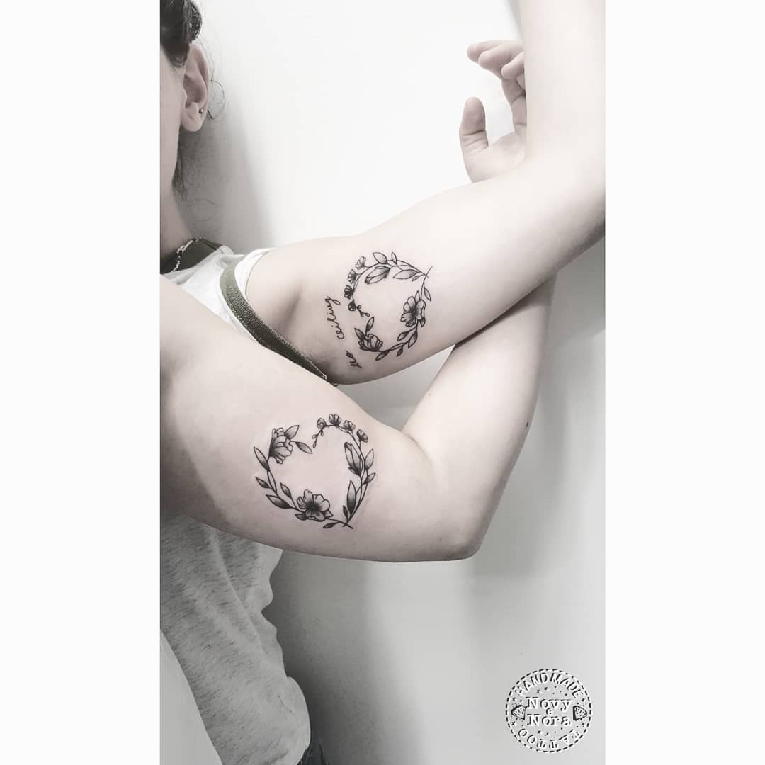 Novytattoo Handmade En Twitter: "Due Sorelle Un Solo Cuore #Flowers #Flowerstattoo #Heartart #Hearts #Sisterstattoo #❤ #Tattoos #Cuore #Handmadetattoostudio #Sorelle #Flowerheart #Arte #Art Https://T.co/J0Lgrkzqxs" / Twitter 1080_x_1080_jpg