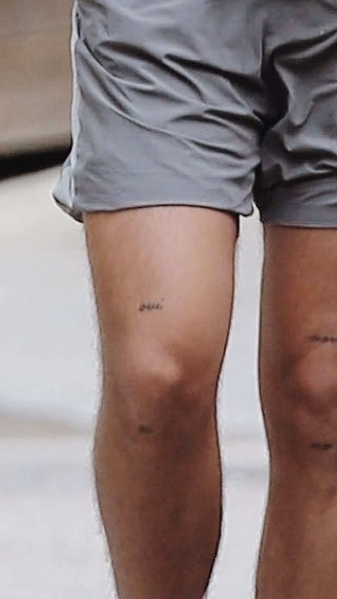 Diana (Harry's Version) On Twitter: "Theory: Harry's Knee Tattoos Are Because He Likes His Right Knee Touched/Kissed/Whatever, But Not His Left Knee Because It's Too Ticklish. I Can See It Being A 1920_x_1080_jpg
