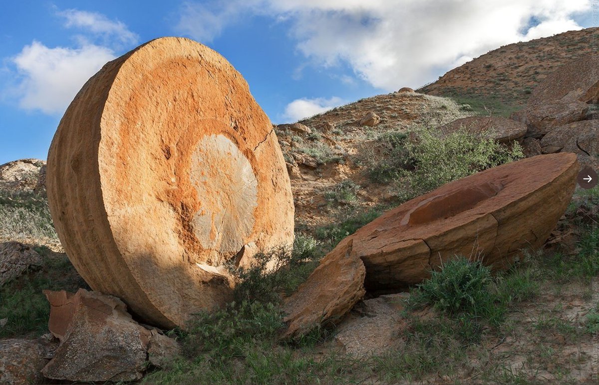 Spawn In An Expansive Giant Tree Taiga Next To A Giant Tree Jungle With A Jungle Pyramid In Water Minecraftseeds