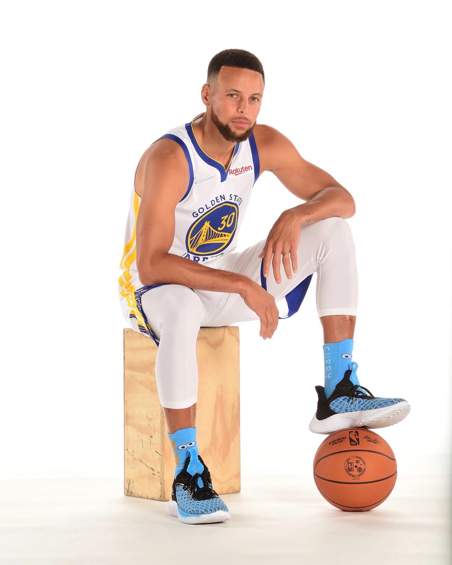 Our writers come from a wide variety of backgrounds. Stephen Curry On Twitter Beautiful Day In The Neighborhood We Back Year13