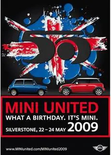 MINI y sus aficionados celebran el 50º aniversario, en el Festival MINI United 2009; en Silverstone, Inglaterra.