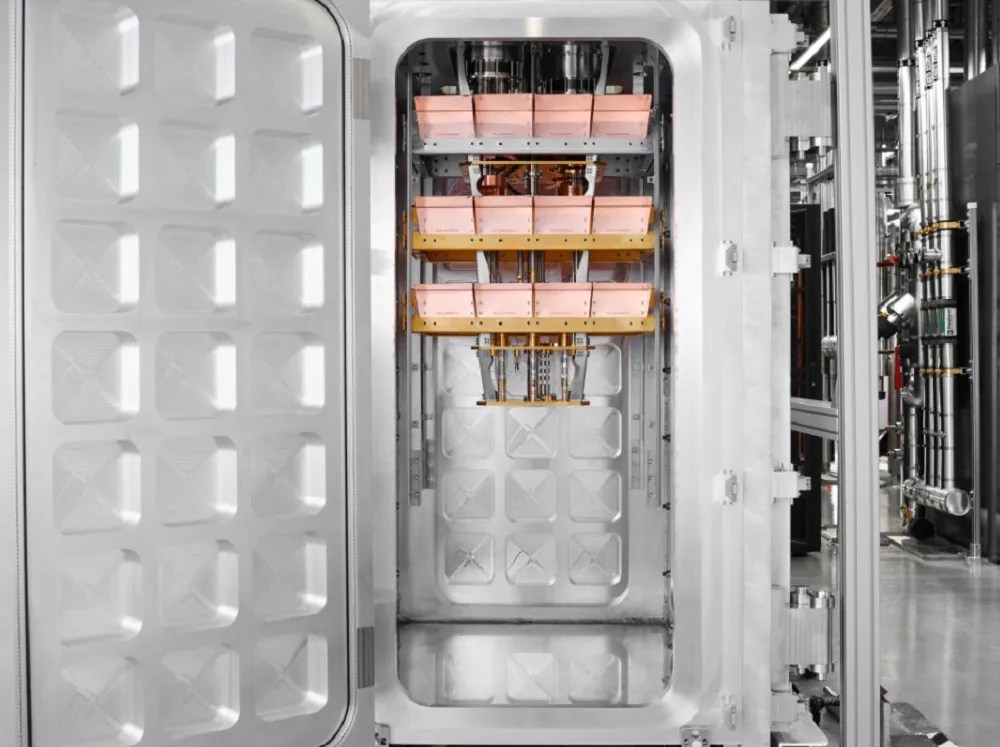 IBM conecta sus primeros sistemas criogénicos modulares en un hito hacia la computación cuántica tolerante a fallos