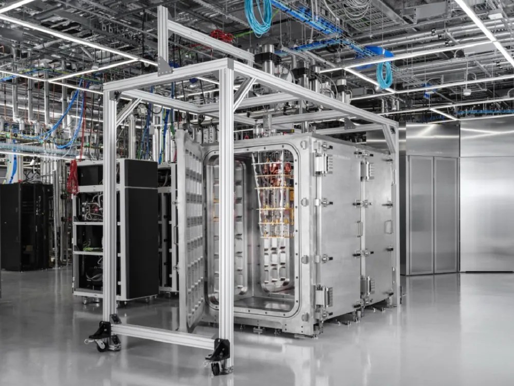 IBM conecta sus primeros sistemas criogénicos modulares en un hito hacia la computación cuántica tolerante a fallos