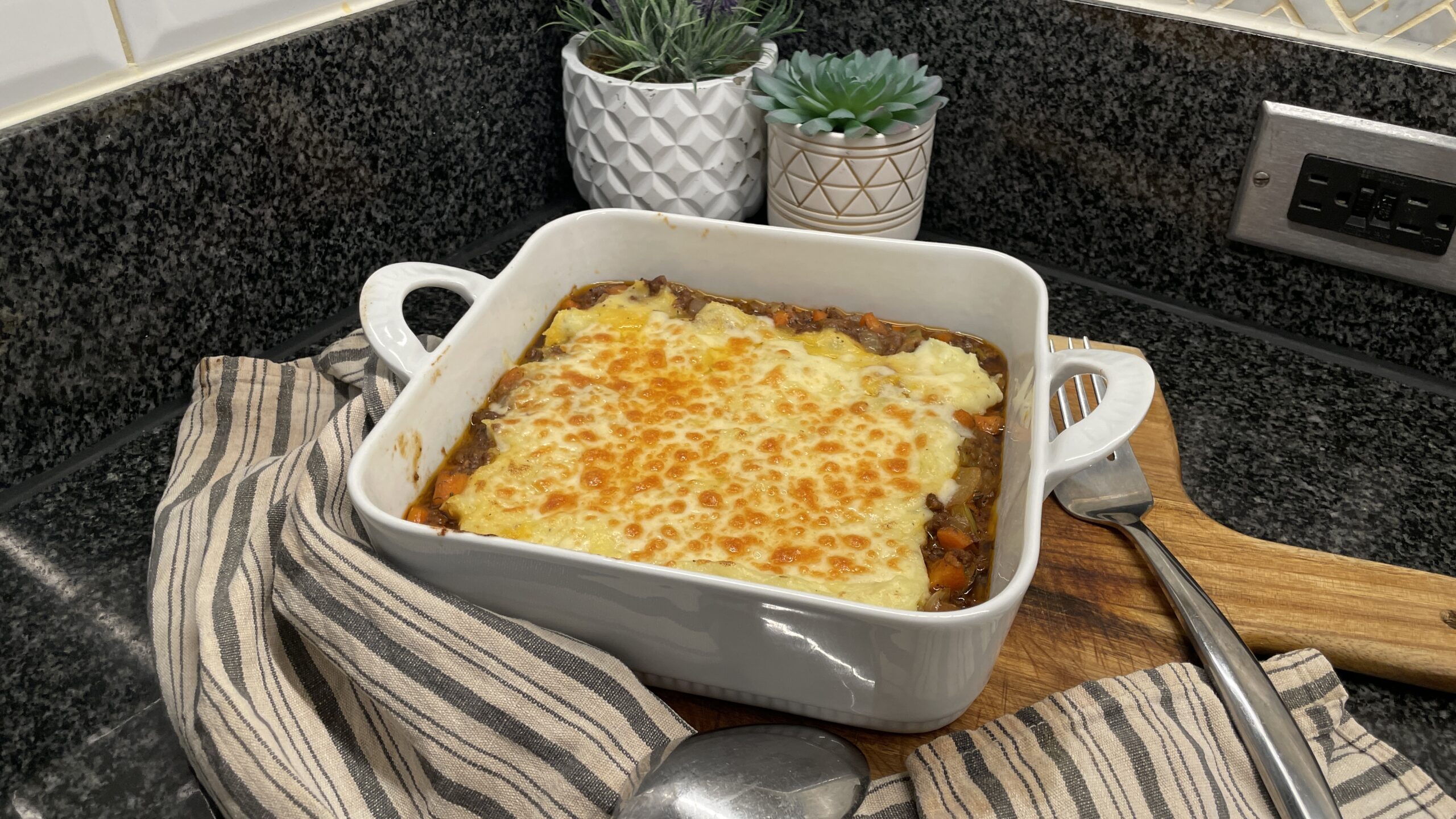 Pub-Style Shepherd’s Pie with White Cheddar & Thyme Mashed Potatoes
