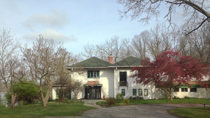 Peace Unit The Dock For Learning - Minimal Picture Collection - 8K Quality