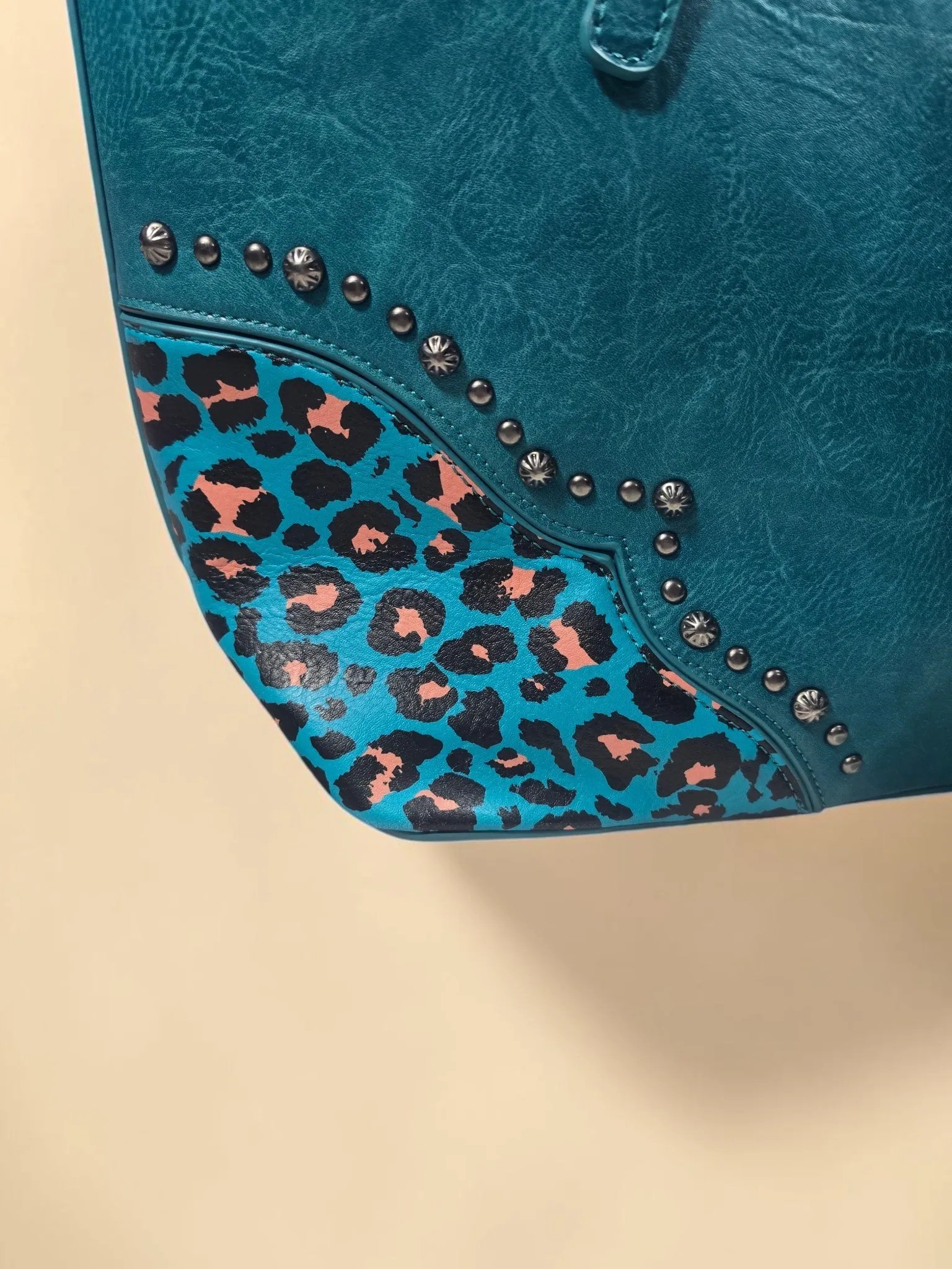 Montana West Turquoise Leopard Studded Western Concealed Carry Shoulder Bag image 2