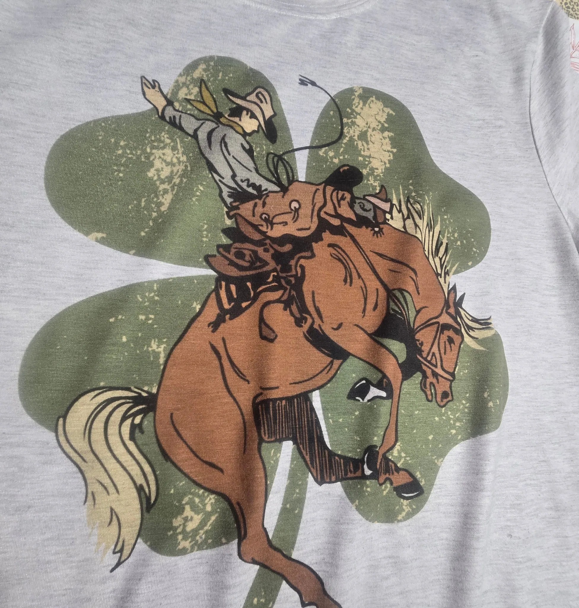 Route 50 Western Bronco Shamrock Graphic Tee (Size M) image 3