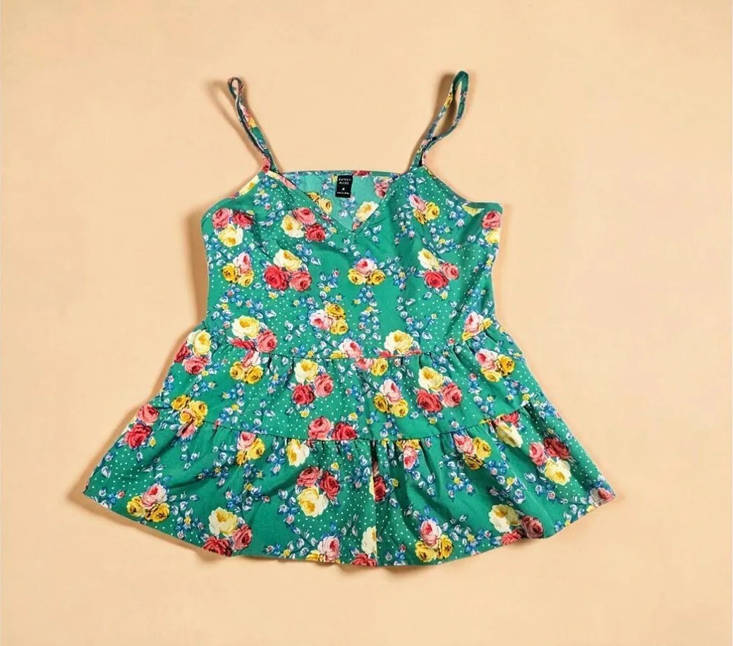 Emery Rose Green Floral Polka Dot Tiered Cami Top Medium V-Neck Cami Peplum Cami