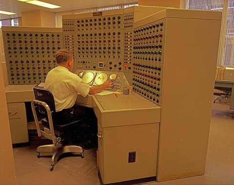 Difference Between Analog and Digital Computers