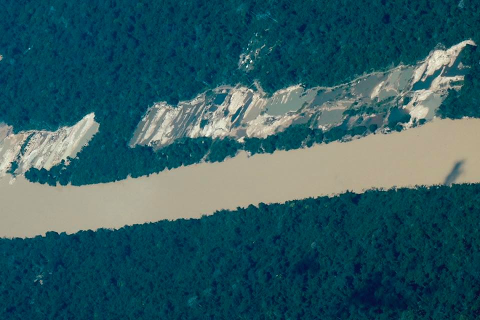 Ao Ver A Destruicao Causada Pelos Garimpos Ilegais No Rio Tapajos Ricardo Salles Esboca Sorriso Feliz