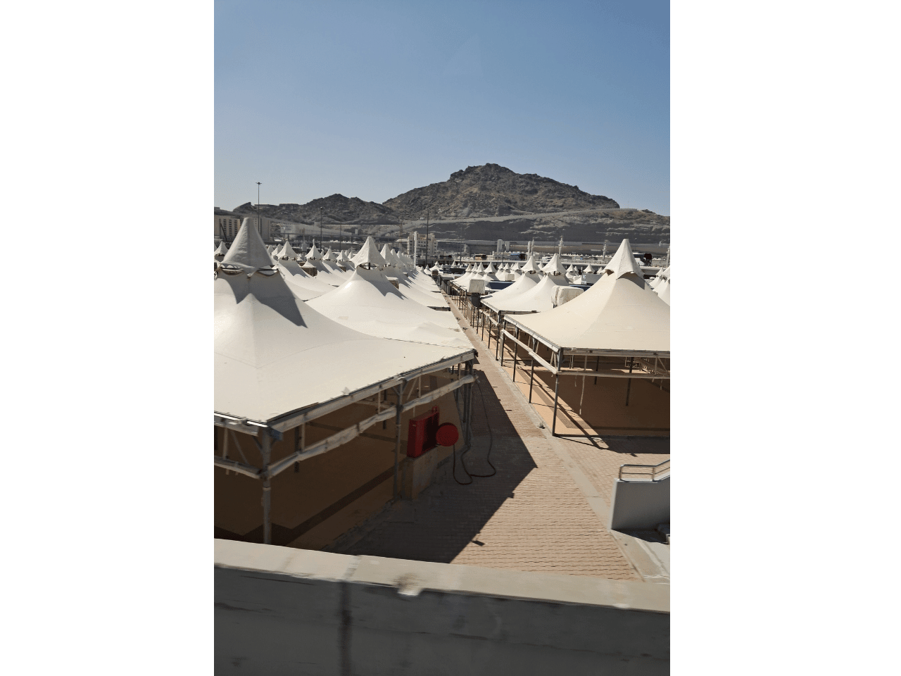 Vue du mont Arafat et de la plaine de Mina près de La Mecque