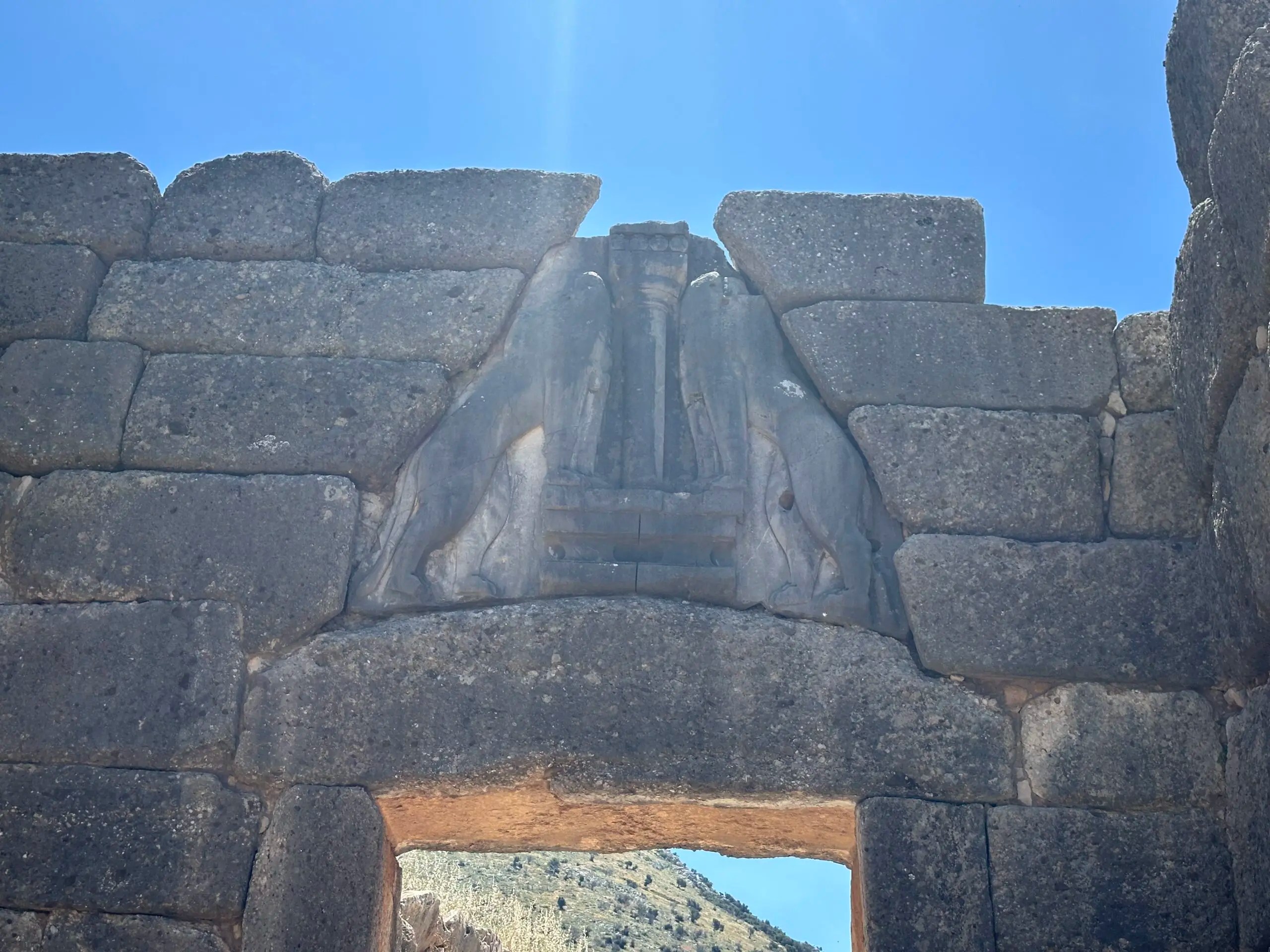 Puerta de los Leones en el sitio arqueológico de Micenas