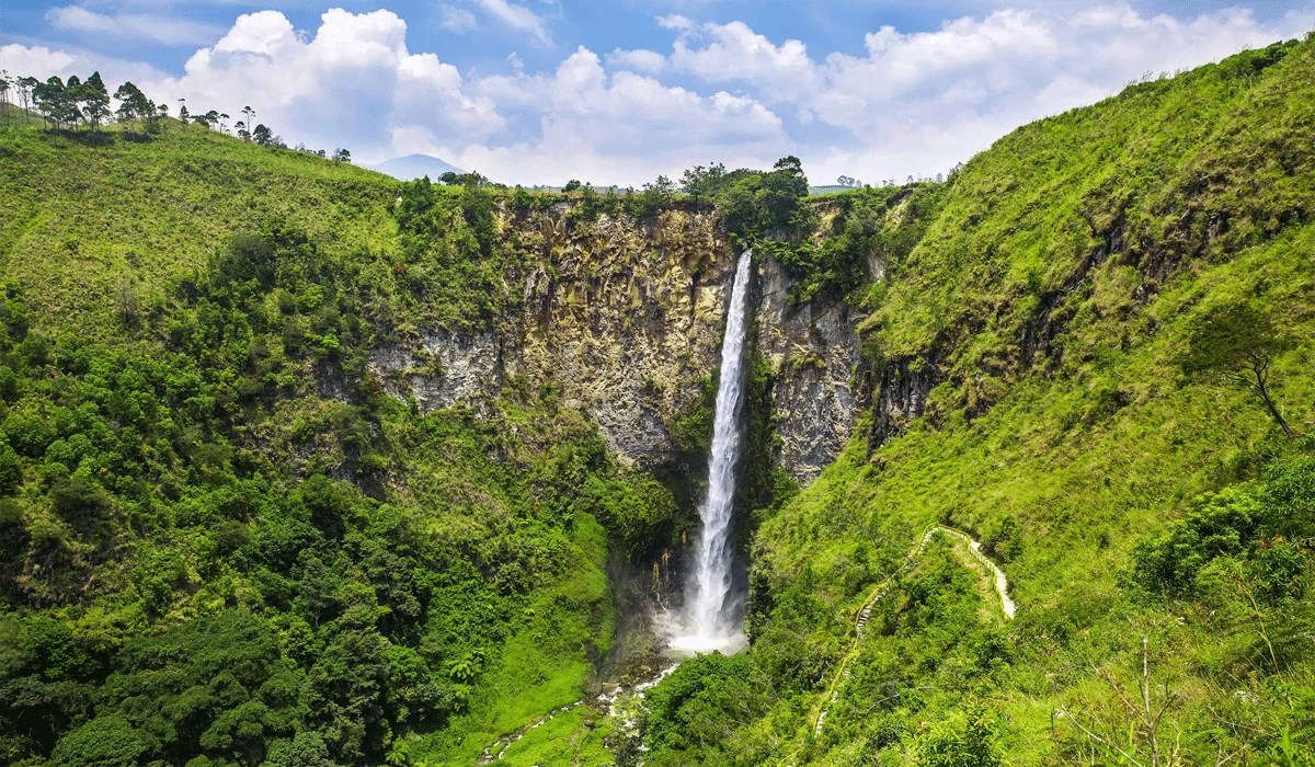 Keindahan Air Terjun Sipiso-Piso, Pesona Alam Menakjubkan di Sumatera Utara