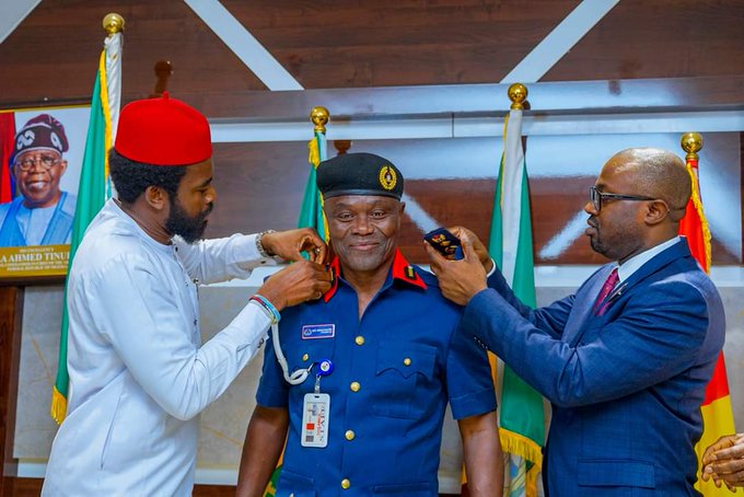 NSCDC Oga @ top crooner,  Shem Obafiaye now DCG