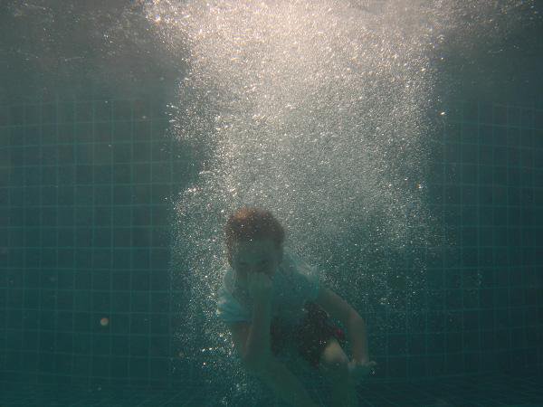 Arvid. Första trevande försök med undervattenskameran.