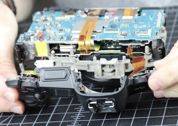 A Teardown of the Canon EOS R – Brandon Low Photos